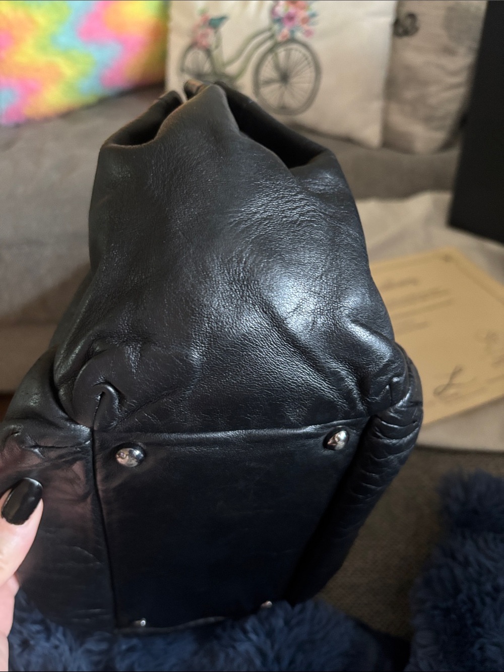 Traded. (Do not buy) Chanel Black Leather Shoulder Bag with Embossed Logo - Picture 16 of 16